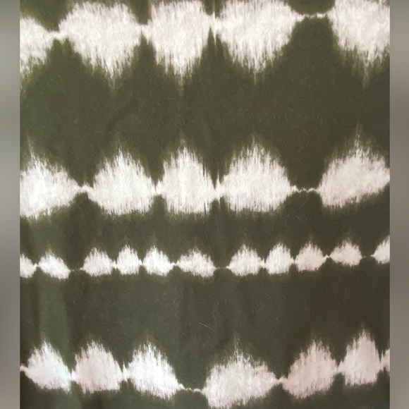 Jones New York Signature Small Tee olive/white 3/4 sleeve 100% cotton like new - Picture 4 of 7